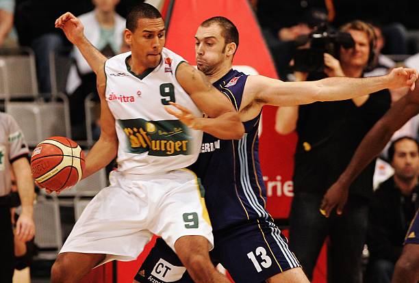 中游刃有余 中游刃有余