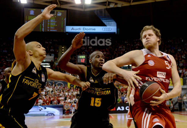 遭遇意外挫 遭遇意外挫